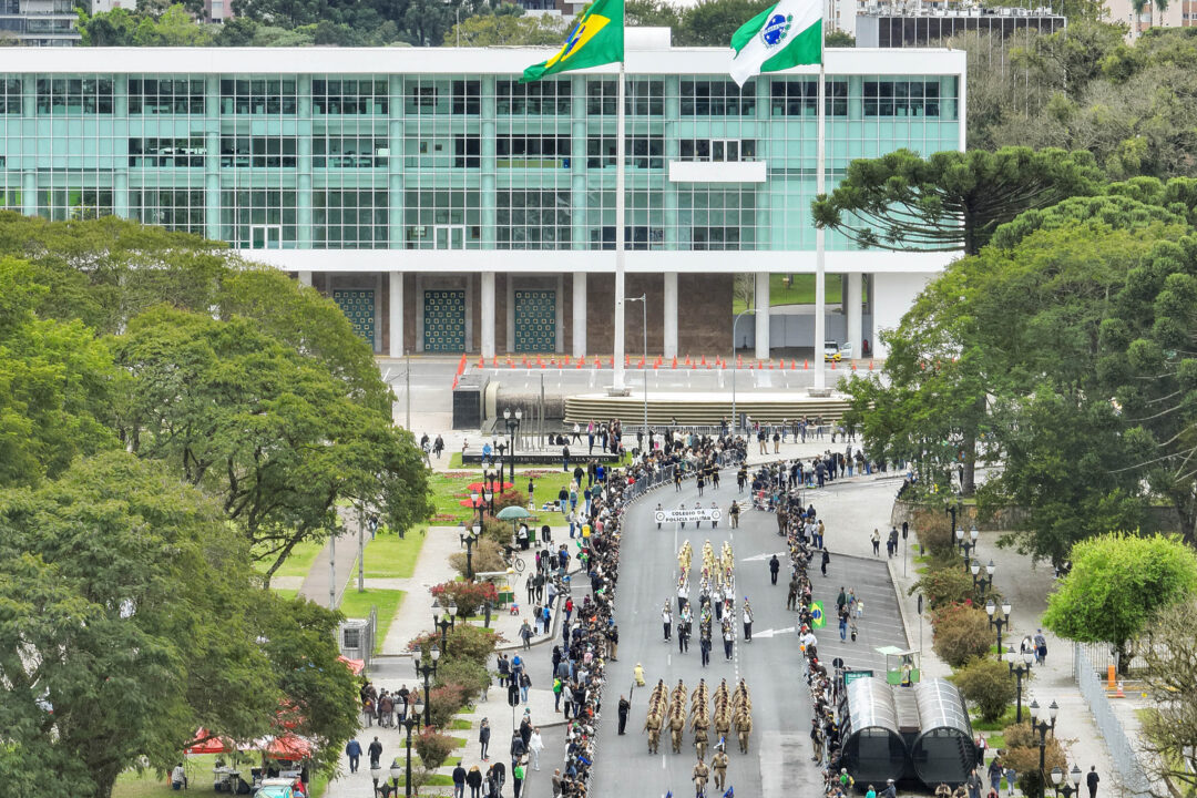 203 anos da Independência: 6,5 mil pessoas desfilam no 7 de Setembro em Curitiba 13 dji 20250907104106 0019 v - Saiba Já News