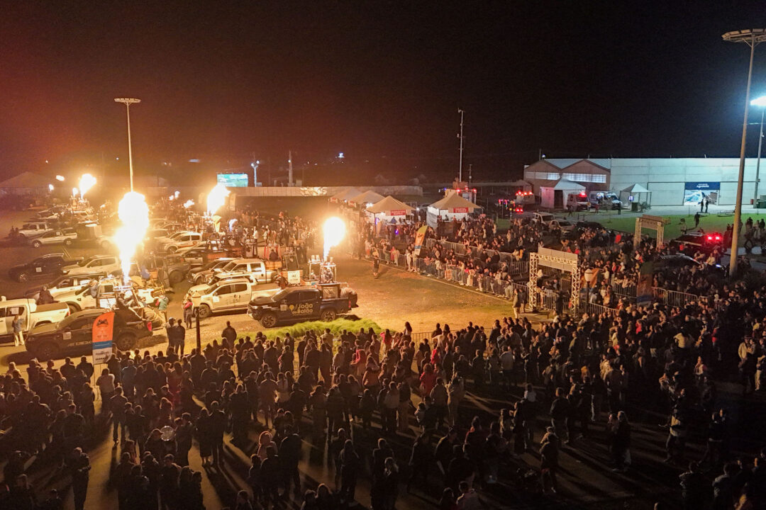 Espetáculo de Fogo surpreende visitantes no Festival de Primavera em Castro 25 foto 55 1 - Saiba Já News