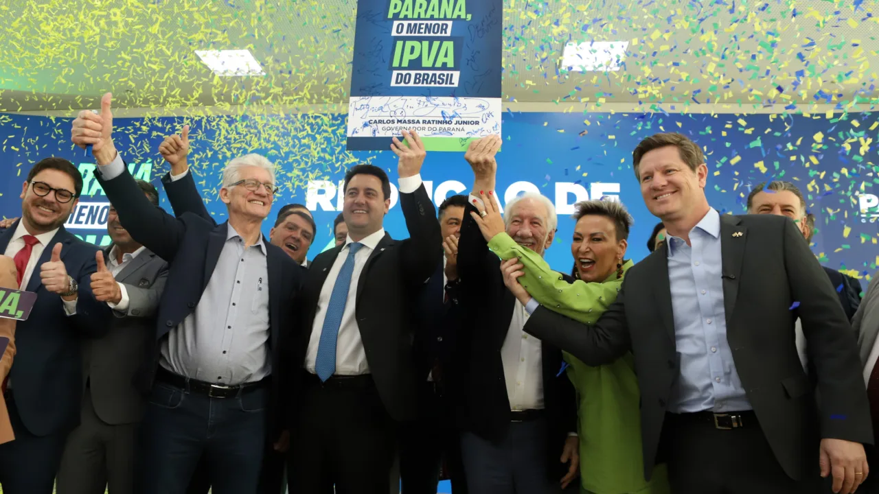 Ratinho Junior sanciona lei que reduz IPVA no Paraná e garante menor alíquota do Brasil