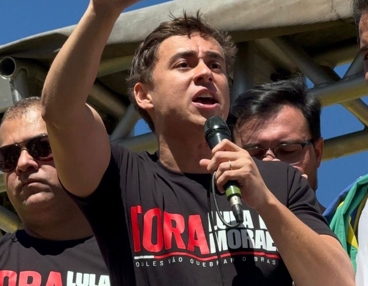 Deputado Nikolas Ferreira (PL-MG), durante uma manifestação na Avenida Paulista em 3 de agosto