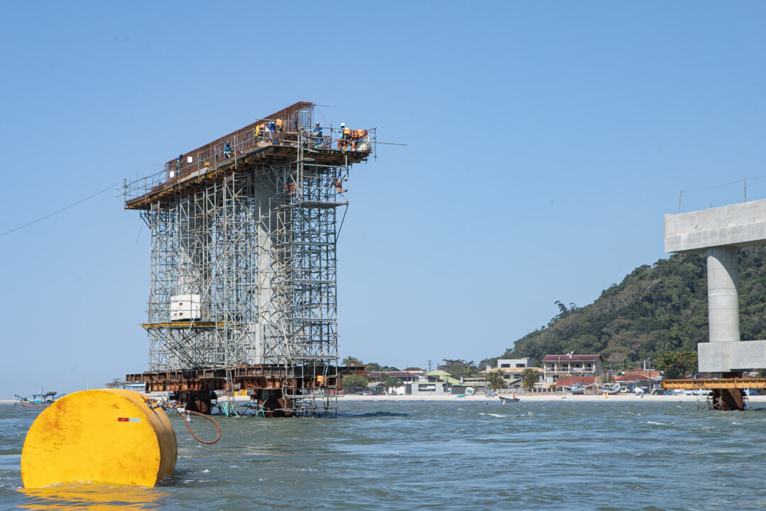 Começa a instalação dos cabos de aço no trecho estaiado da Ponte de Guaratuba 6 ponte guaratuba foto rdziura 6609 - Saiba Já News