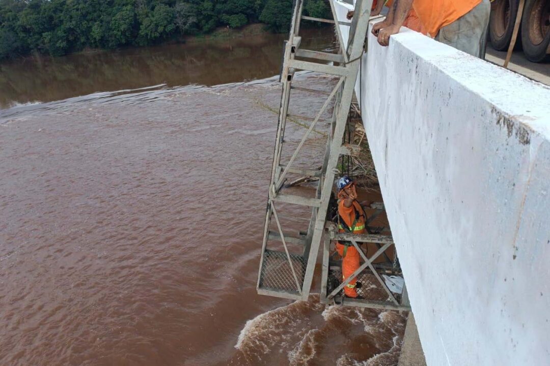 Ponte sobre o Rio Ivaí entre Floresta e Engenheiro Beltrão passa por reformas 6 pr 317 ponte rio ivai reforma 005 - Saiba Já News