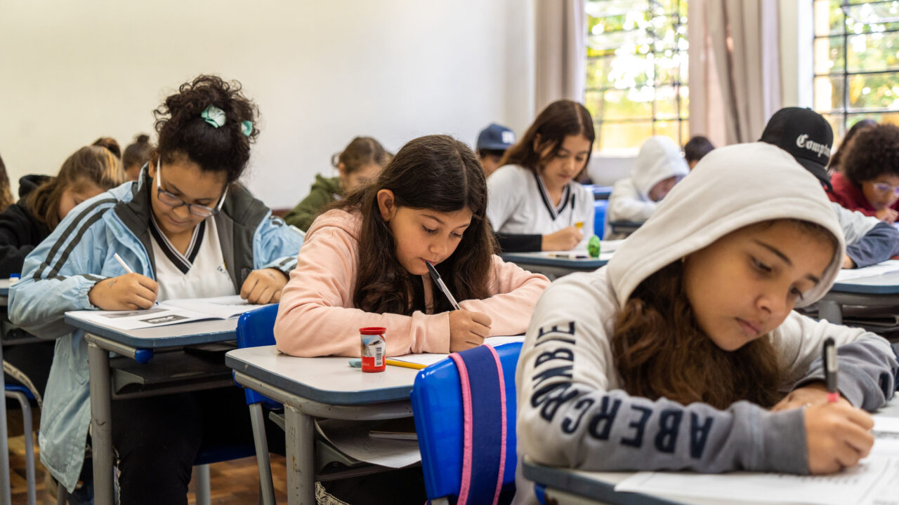 Alunos na sala de aula