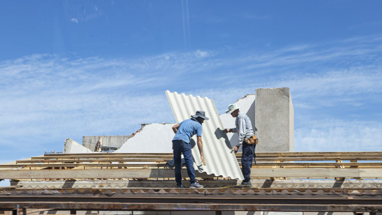 Defesa Civil já enviou 5.200 telhas e coordena doações de materiais a Rio Bonito do Iguaçu