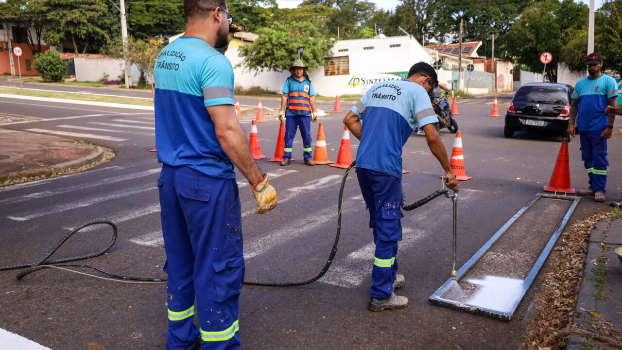 Prefeitura de Maringá agiliza sinalização de ruas com mudança na organização