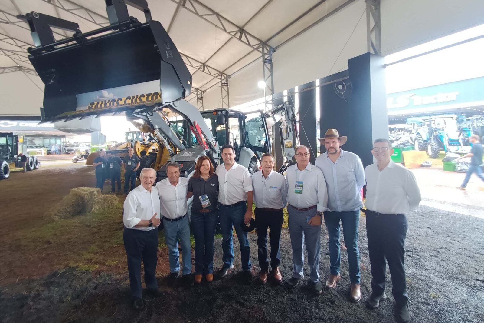 Ratinho Junior destaca modelo inovador do agro paranaense em visita à Agrishow 21 whatsapp image 2025 04 28 at 11.56.20
