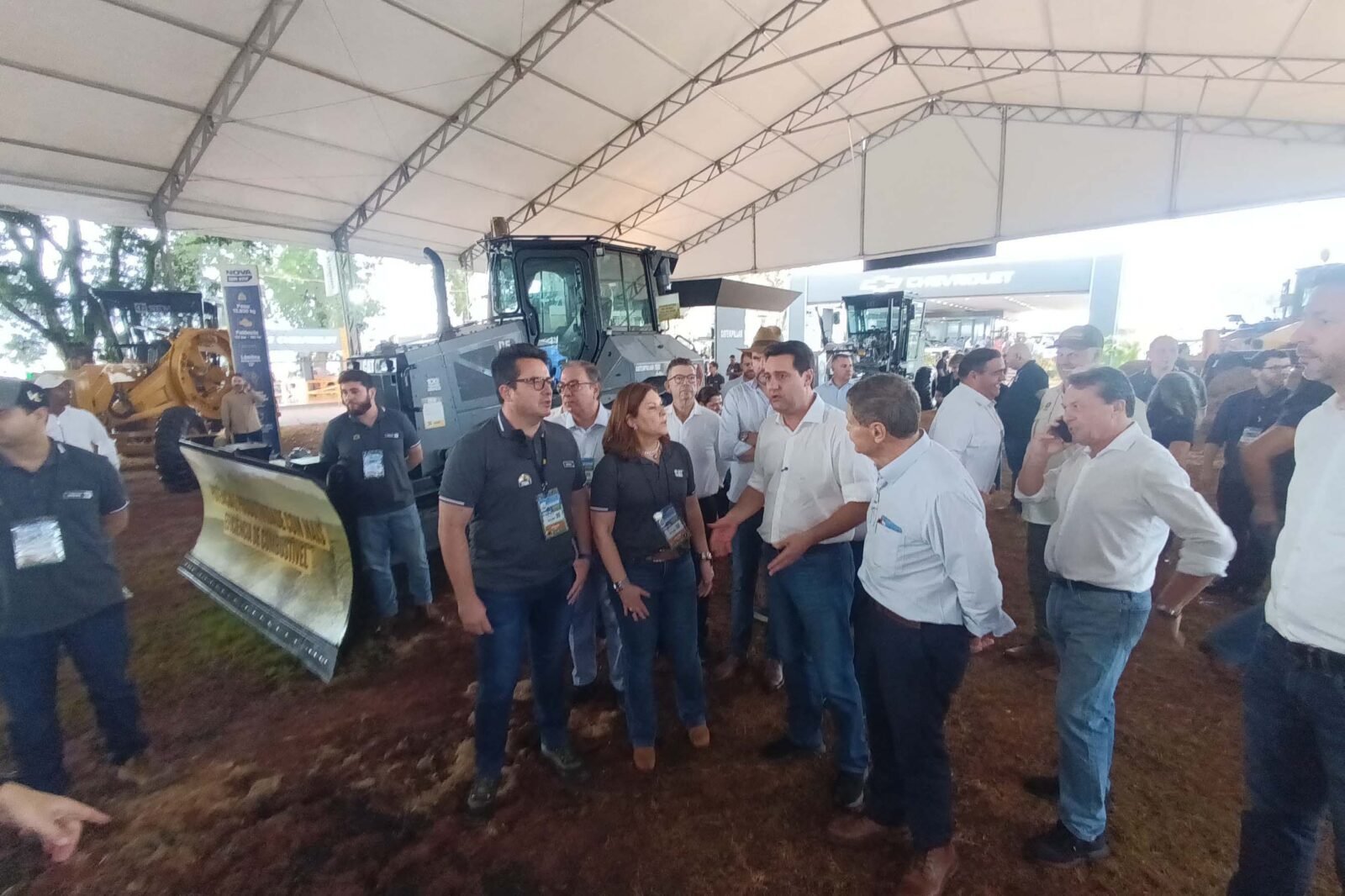 Ratinho Junior destaca modelo inovador do agro paranaense em visita à Agrishow 19 whatsapp image 2025 04 28 at 11.56.21
