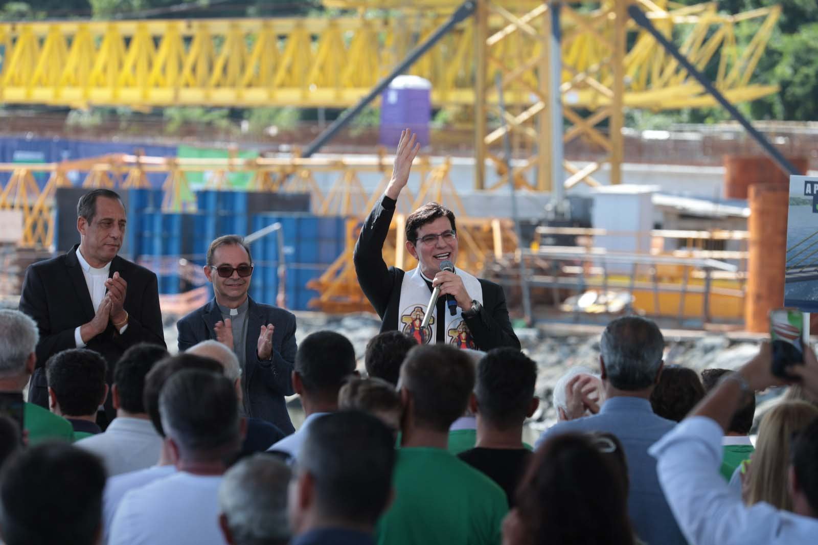 Do sonho à realidade: Governador Ratinho Junior visitou canteiro de obras da Ponte de Guaratuba que alcançou 50% de conclusão 48 whatsapp image 2025 05 01 at 13.37.35 1