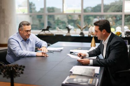 Ratinho Junior anuncia concurso e avanço na carreira para servidores da Saúde