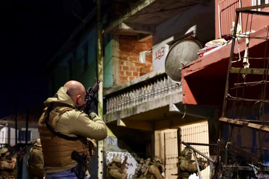 Megaoperação: polícias Civil e Militar cumprem 172 mandados contra o tráfico de drogas
