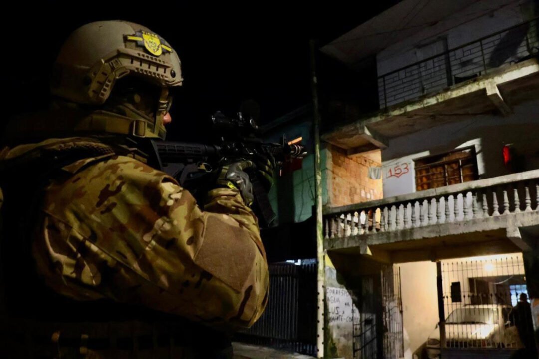 Megaoperação: polícias Civil e Militar cumprem 172 mandados contra o tráfico de drogas