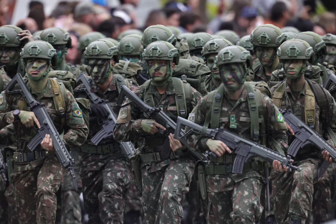 203 anos da Independência: 6,5 mil pessoas desfilam no 7 de Setembro em Curitiba 41 whatsapp image 2025 09 07 at 11.20.18 - Saiba Já News