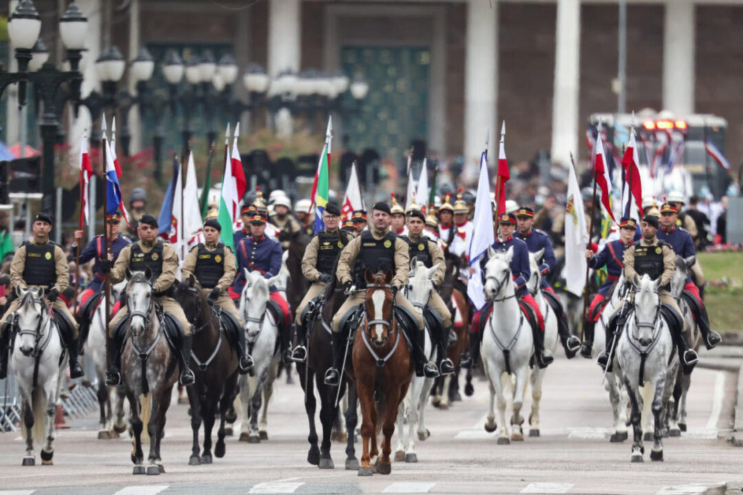 203 anos da Independência: 6,5 mil pessoas desfilam no 7 de Setembro em Curitiba 6 whatsapp image 2025 09 07 at 12.41.00 - Saiba Já News